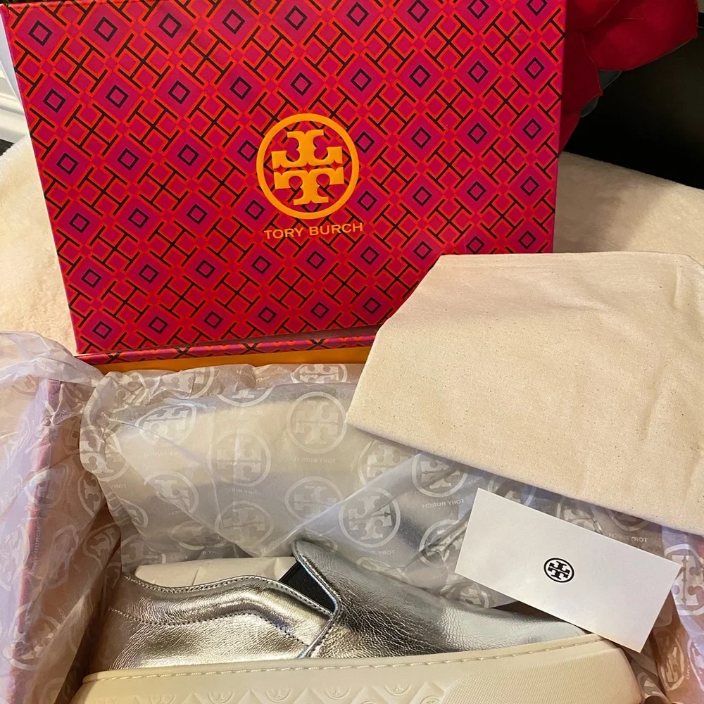 TORY BURCH LADYBUG SLIP ON SNEAKER